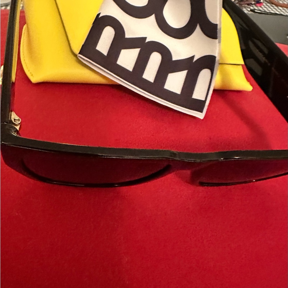 Marc Jacobs Black Sunglasses with Bright Yellow Case - Picture 2 of 4